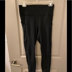 Fabletics Oasis High-Waisted 7/8 Legging size M in Black